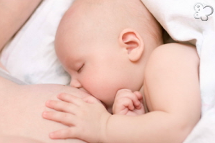 Contacto físico en la lactancia materna